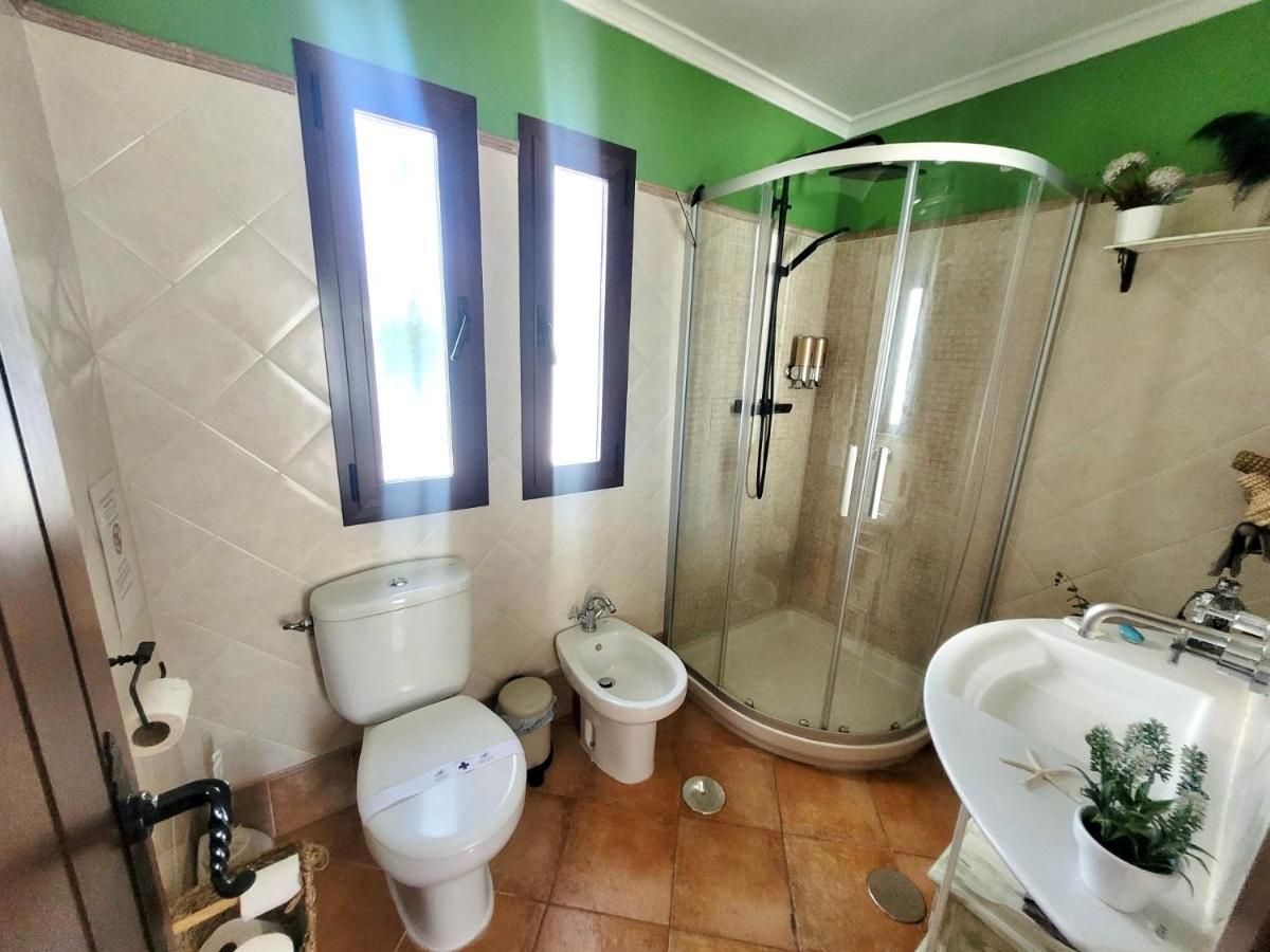 Gatu Premium Villa Lurberri Piscina Privada, 4 Dormitorios, 2 Banos, Parking , Jardines, " Preferente Mayores De 25 Anos Y Familias " In Y Barbacoa شيكلانا دي لا فرونتيرا المظهر الخارجي الصورة