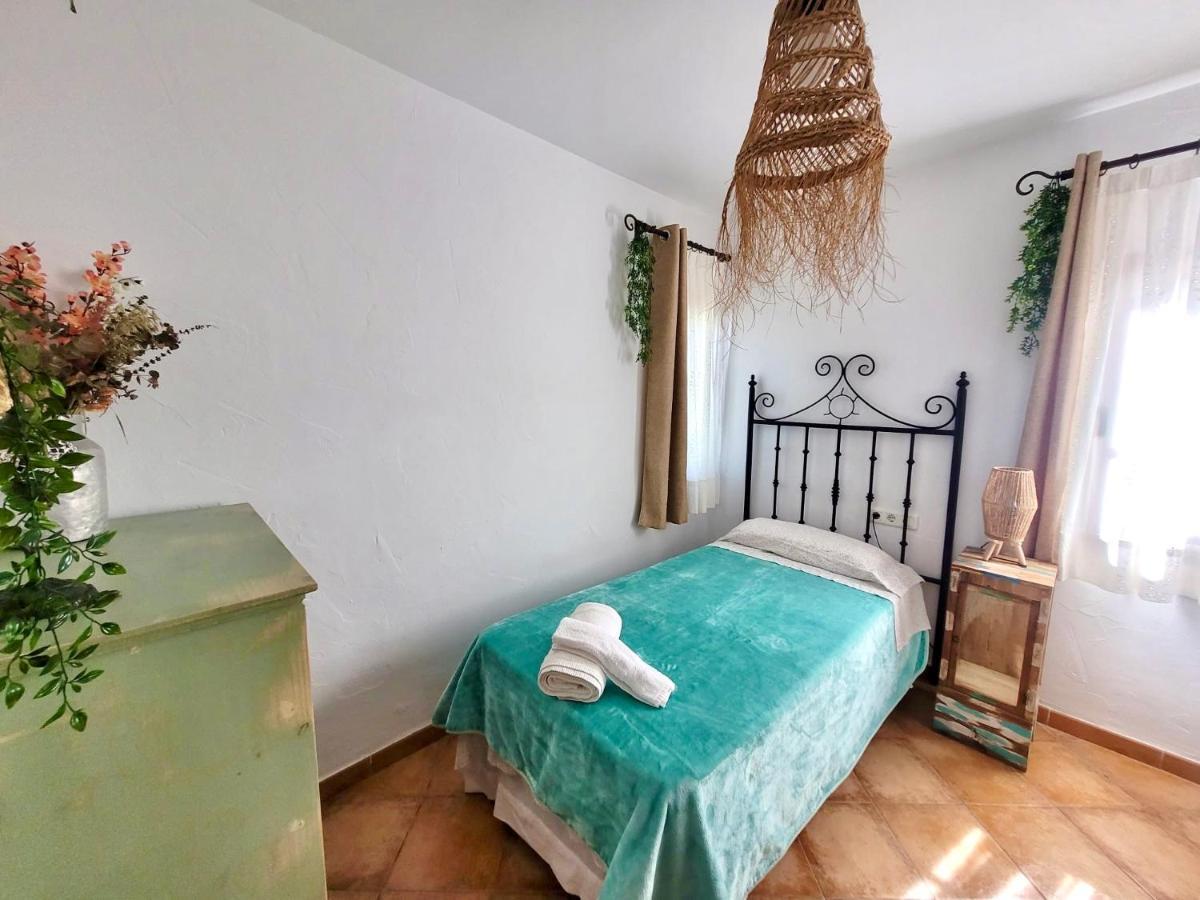 Gatu Premium Villa Lurberri Piscina Privada, 4 Dormitorios, 2 Banos, Parking , Jardines, " Preferente Mayores De 25 Anos Y Familias " In Y Barbacoa شيكلانا دي لا فرونتيرا المظهر الخارجي الصورة